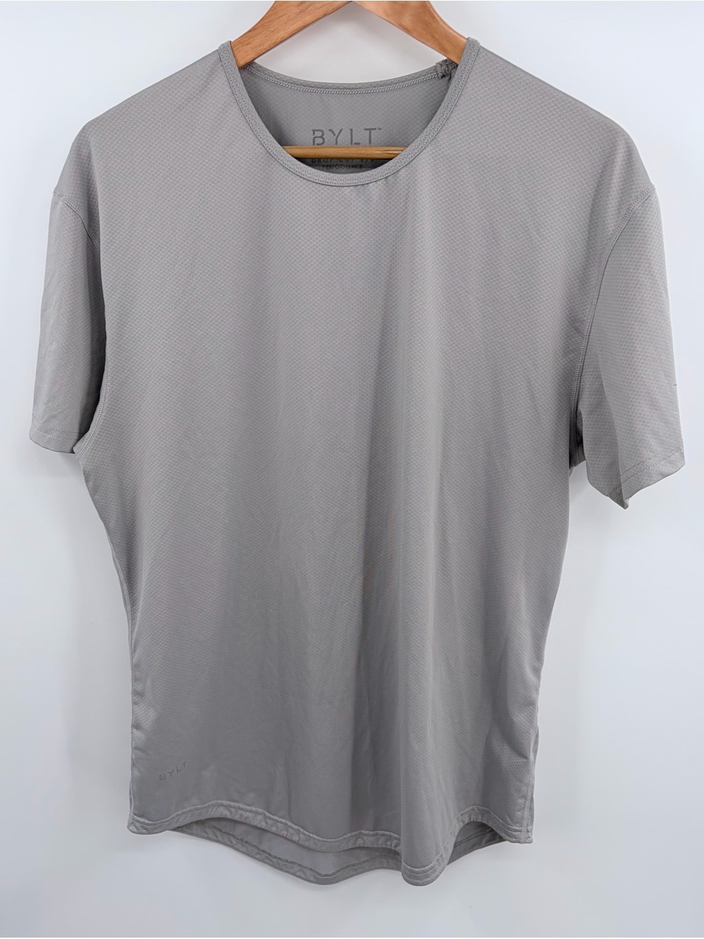 BYLT gray drop cut short sleeve performance t-shirt men’s M training athletic